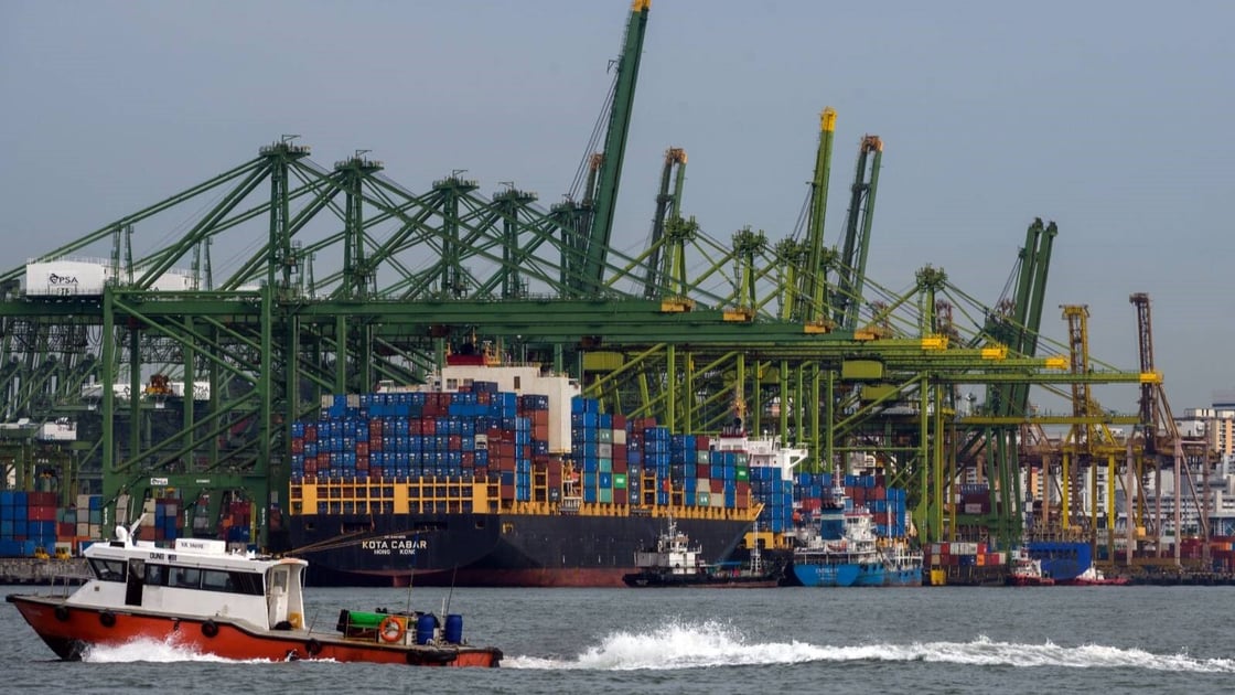 Lim - Transshipment ports